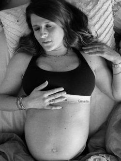 Maternity-session-Loire-Valley